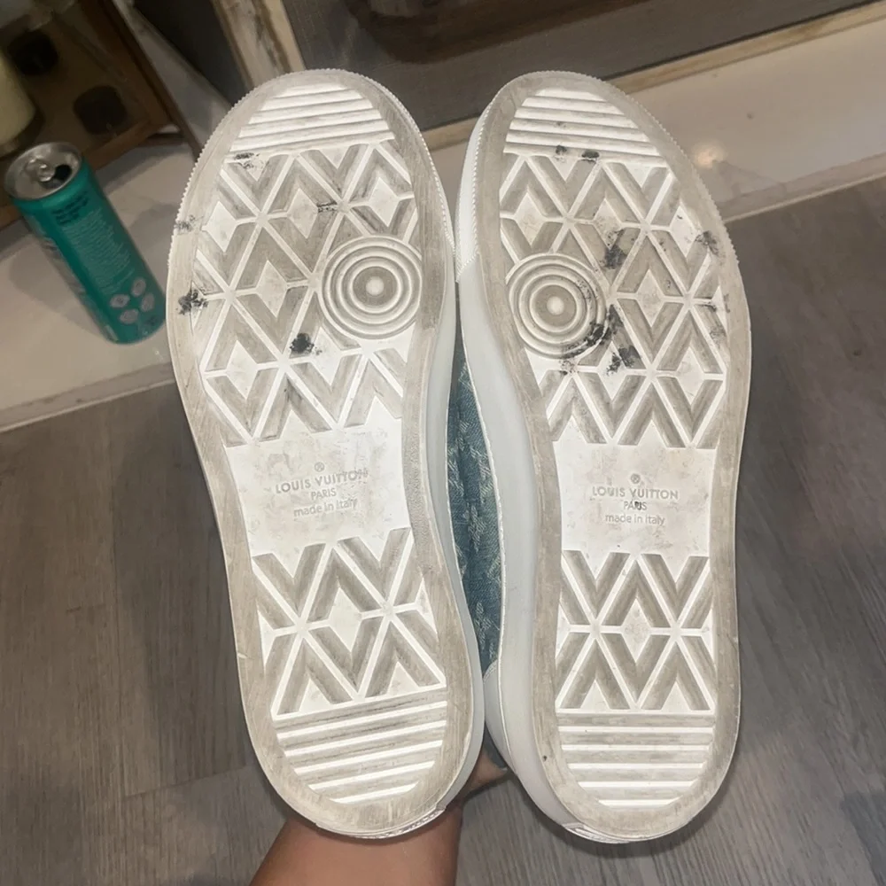 Like new LOUIS VUITTON LV Monogram Sneakers